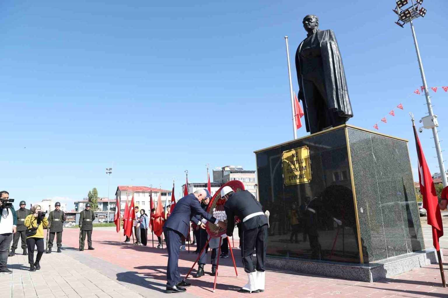 musta-cumhuriyetin-102-yili-kutlamalari-basladi