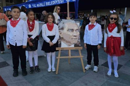 nazillide-cumhuriyet-cocuklari-resim-sergisi-acildi