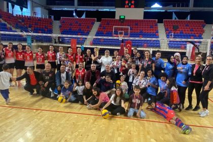 nigde-omer-halisdemir-universitesi-takimlarindan-kamu-sporlarinda-buyuk-basari