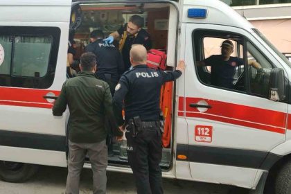 okul-cikisi-parkta-bicakli-kavga-2-cocuk-bicaklanarak-yaralandi