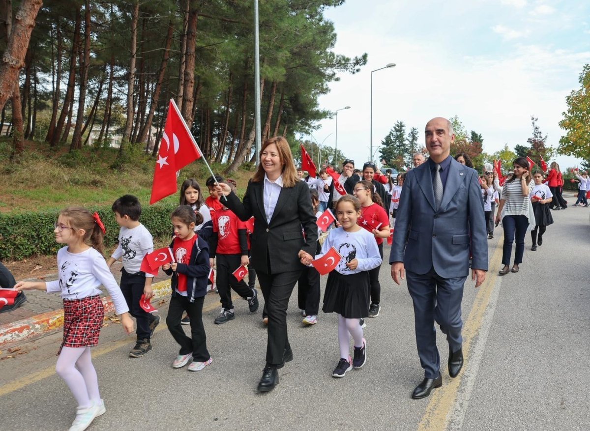 omude-cumhuriyet-yuruyusu