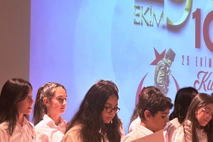 ozel-vakif-okullarindan-cumhuriyet-coskusu