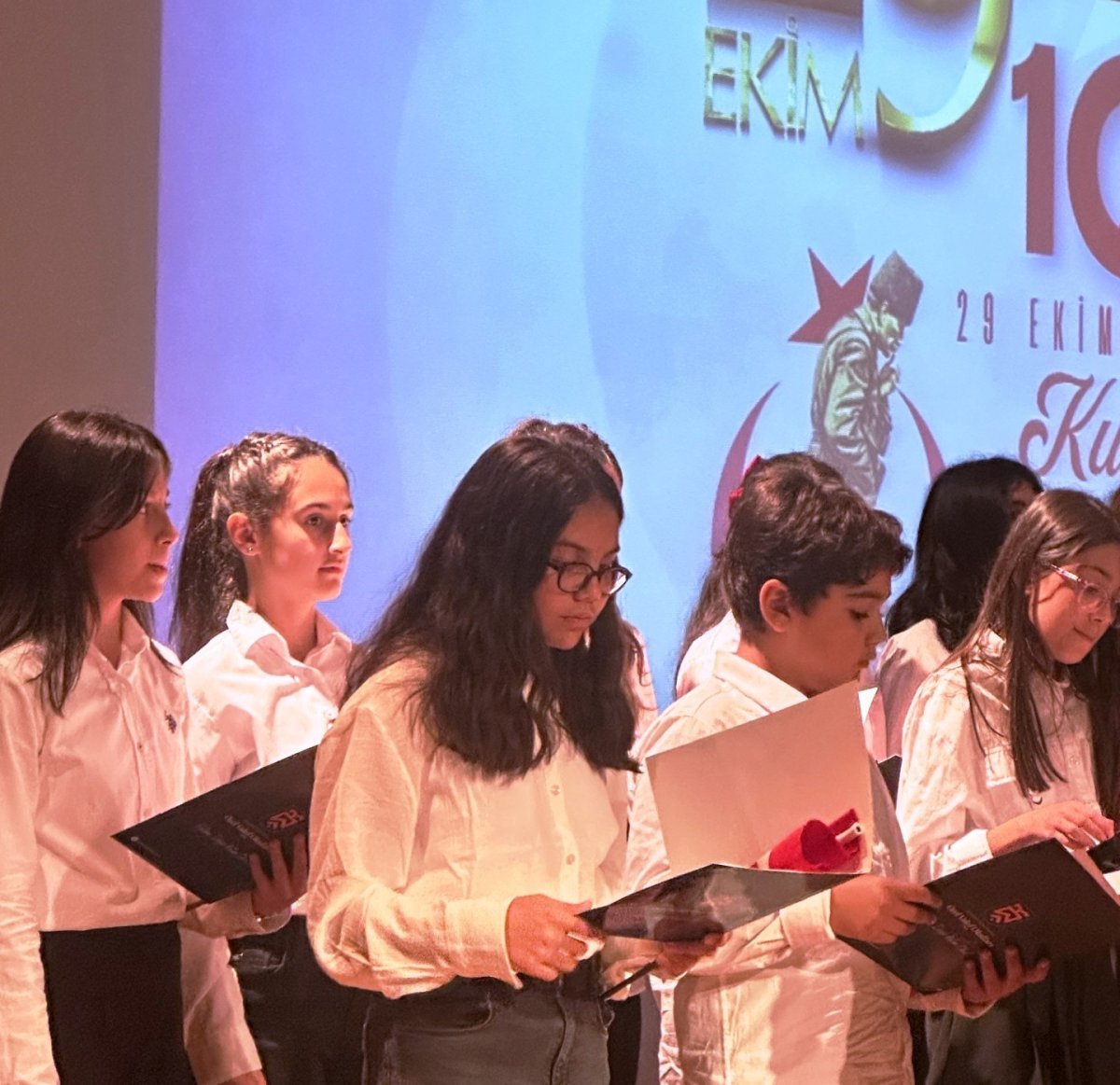 ozel-vakif-okullarindan-cumhuriyet-coskusu