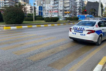 para-transfer-aracinin-carptigi-genc-kiz-yaralandi