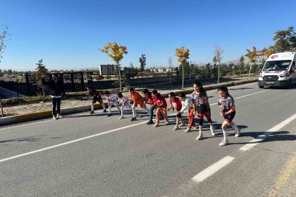 patnosta-cumhuriyet-coskusuyla-29-ekim-kosusu-duzenlendi