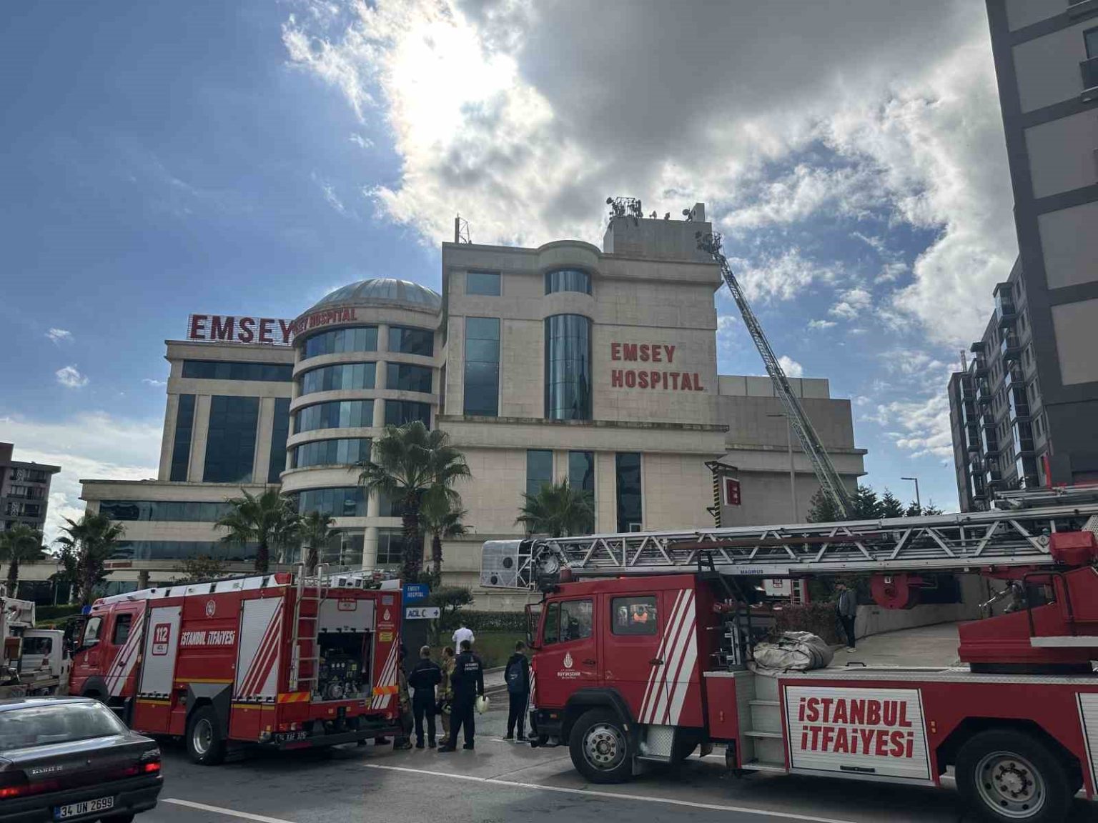 pendikte-ozel-emsey-hastanesinde-yangin-panigi