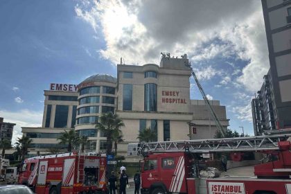 pendikte-ozel-emsey-hastanesinde-yangin-panigi