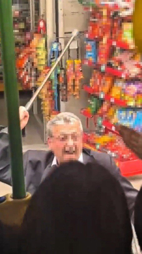 pendikte-ozel-halk-otobusunde-bastonlu-kavga-1-kisi-yaralandi