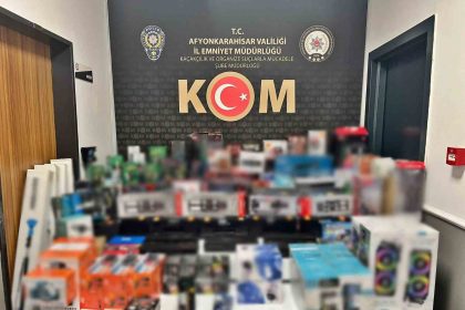 polisten-kacak-elektronik-urun-operasyonu