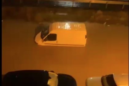 saganak-bergamayi-vurdu-sokaklar-gole-dondu