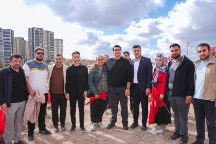 sehitkamilde-gencler-cumhuriyet-icin-yurudu