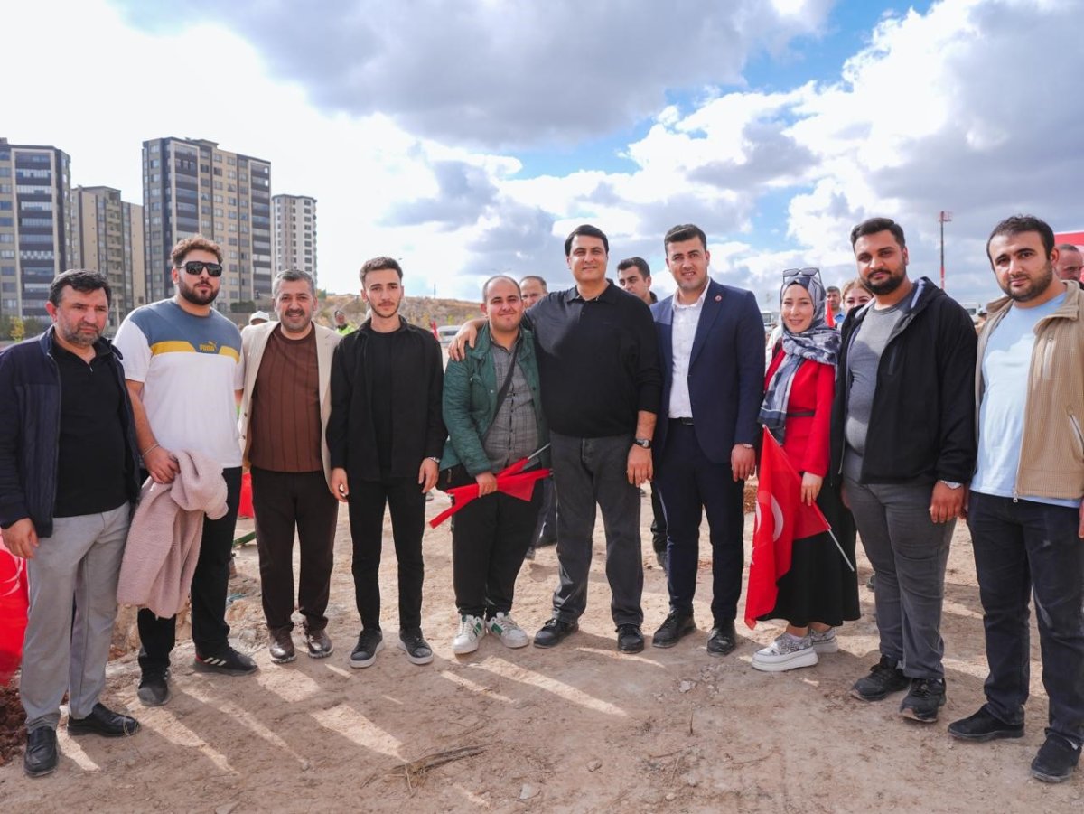 sehitkamilde-gencler-cumhuriyet-icin-yurudu