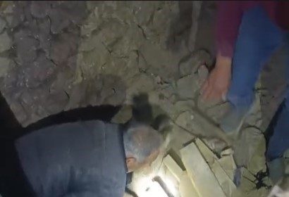 sindirgida-enkaz-altinda-kalan-esek-canli-kurtarildi