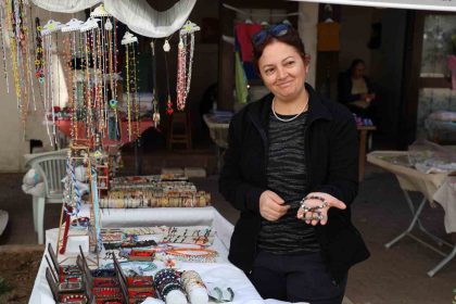 stres-ve-kaygi-yonetiminde-yeni-trend-dogal-tas-bileklik