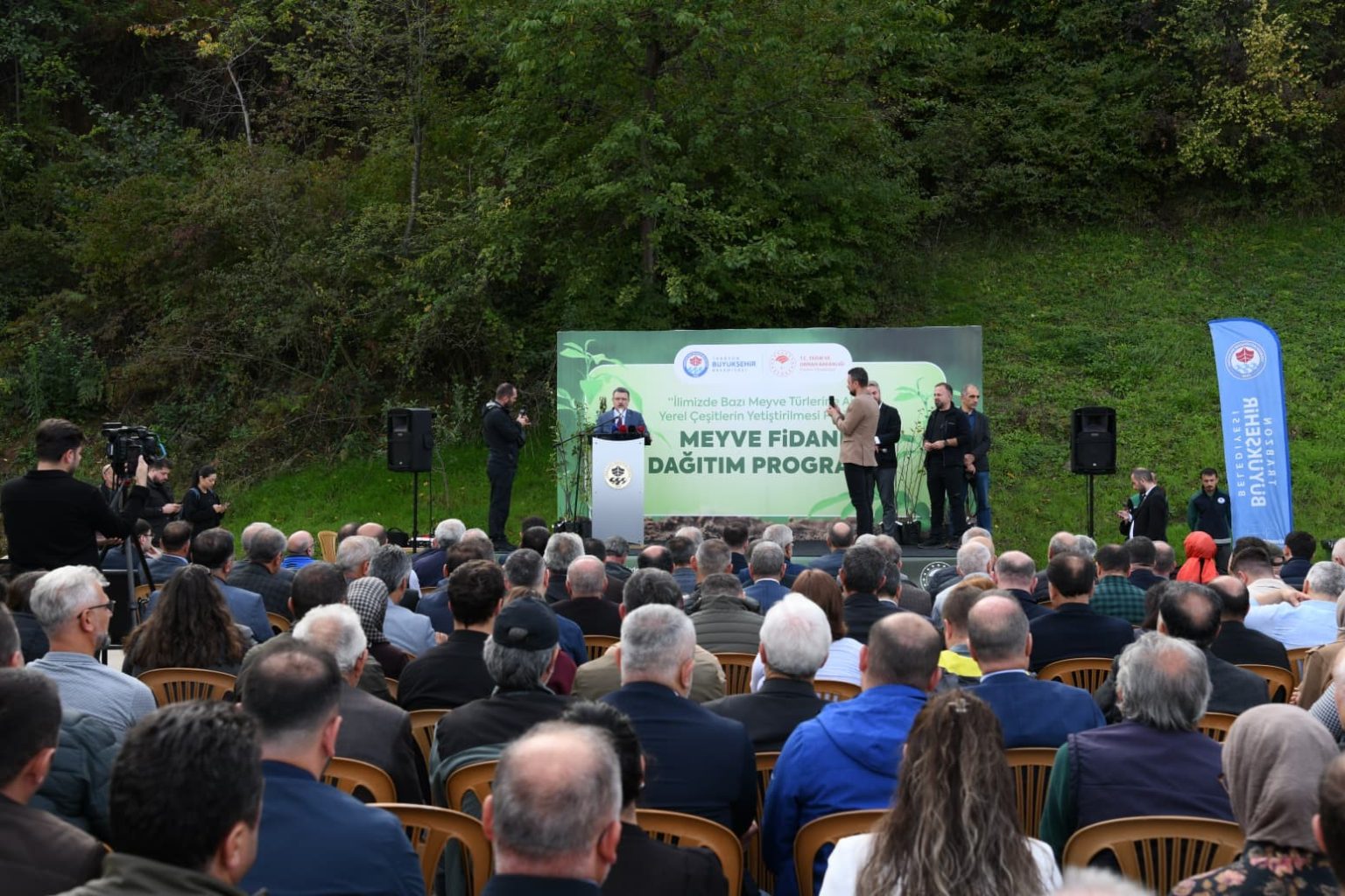 unutulmaya-ve-kaybolmaya-yuz-tutmus-meyve-turlerinin-fidanlari-uretici-ile-bulusturuldu