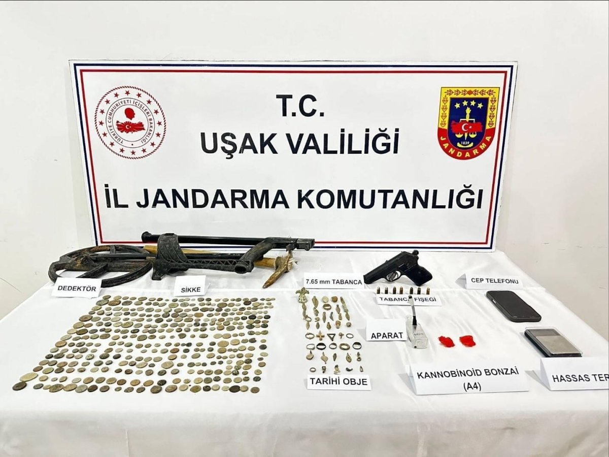 usakta-jandarma-ekipleri-tarihi-eser-kacakcilarina-goz-actirmadi