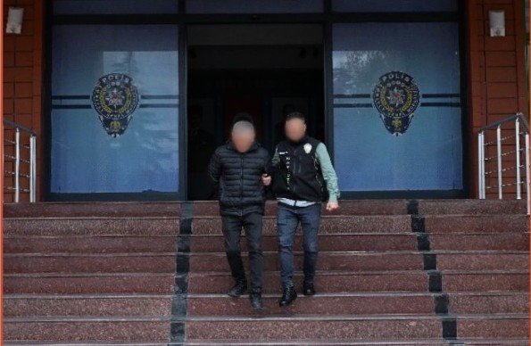 uyusturucu-ticaretinden-15-yil-hapis-cezasi-bulunan-sahis-yakalandi