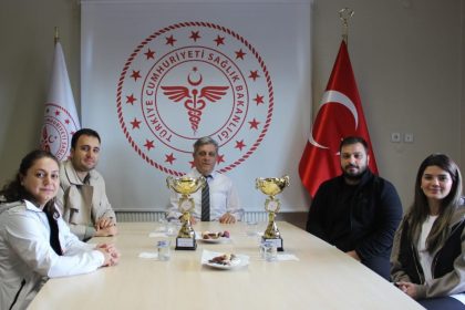 uzunmehmet-hastanesi-kamu-spor-oyunlarinda-iki-bransta-il-sampiyonu