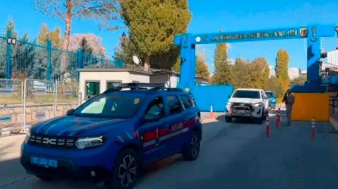 van-merkezli-2-ilde-nitelikli-dolandiricilik-operasyonu-3-gozalti