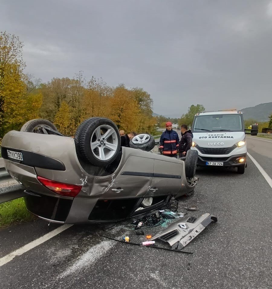 yagisli-hava-kazaya-neden-oldu-2-yarali