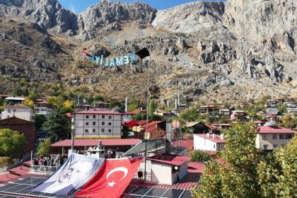 yarasa-adamdan-nefes-kesen-atlama