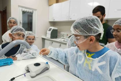 yesilay-kars-subesinden-cocuklara-ozel-ilgi