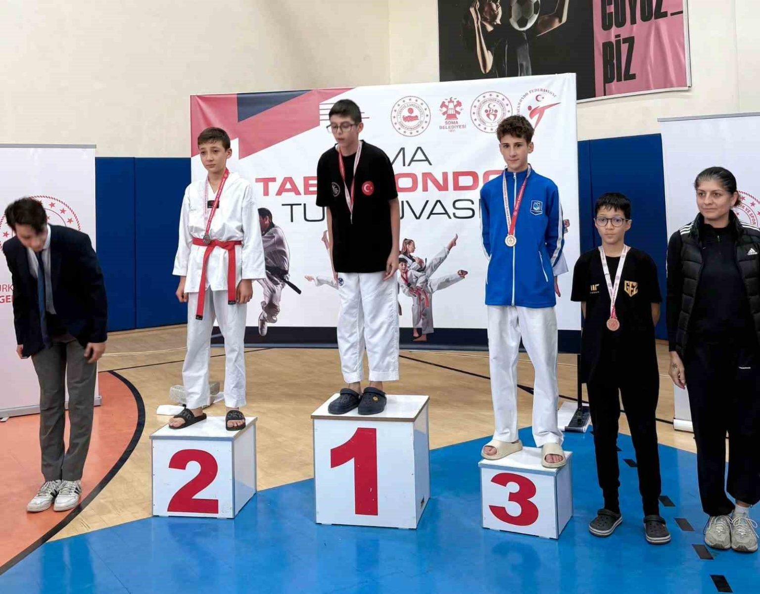 yunusemreli-tekvandoculardan-4-madalya