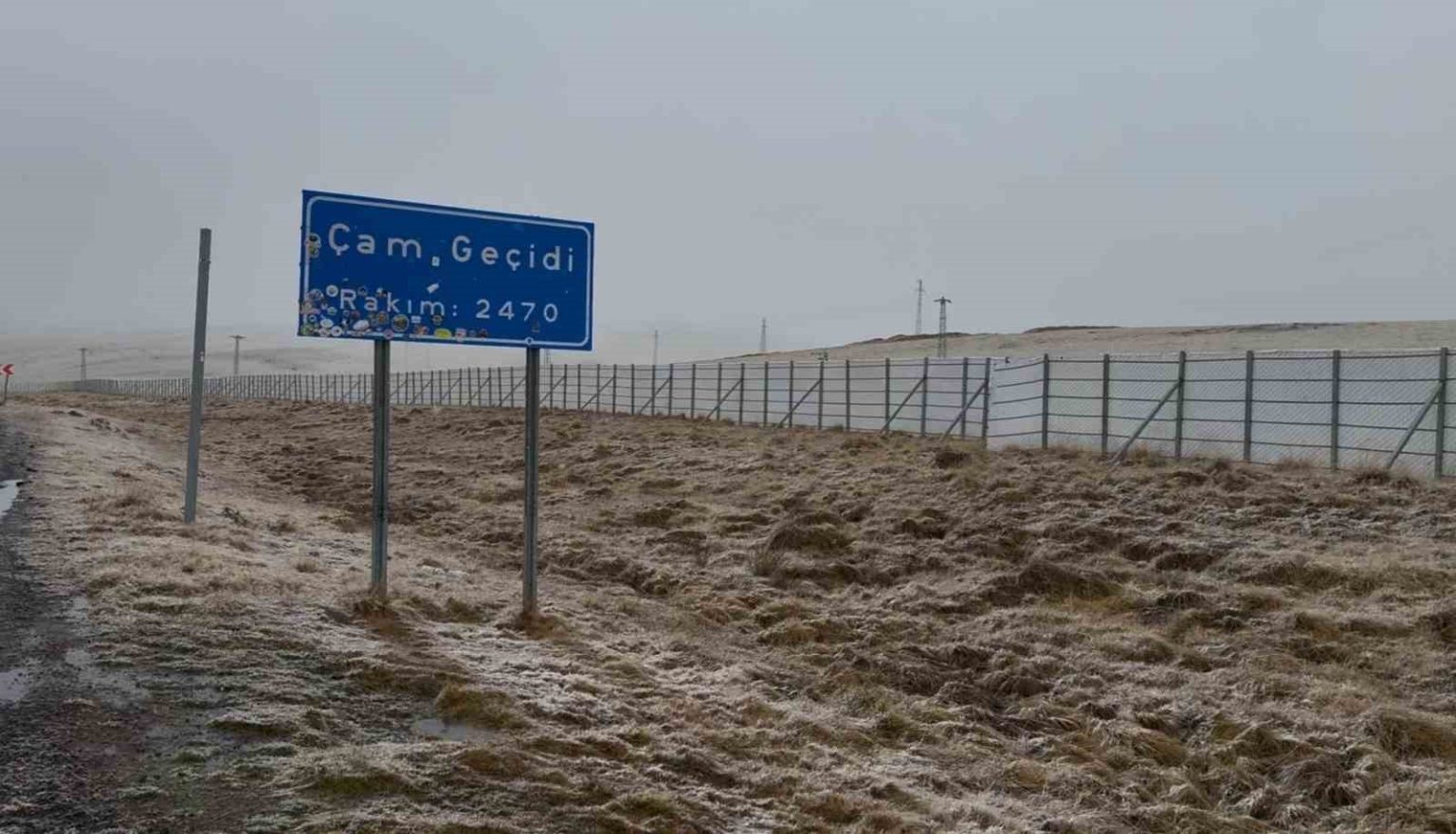 2470-rakimli-sahara-gecidinde-kar-yagisi-basladi