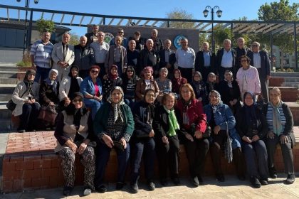 58-yil-sonra-ilkokul-ogretmenleriyle-bulustular