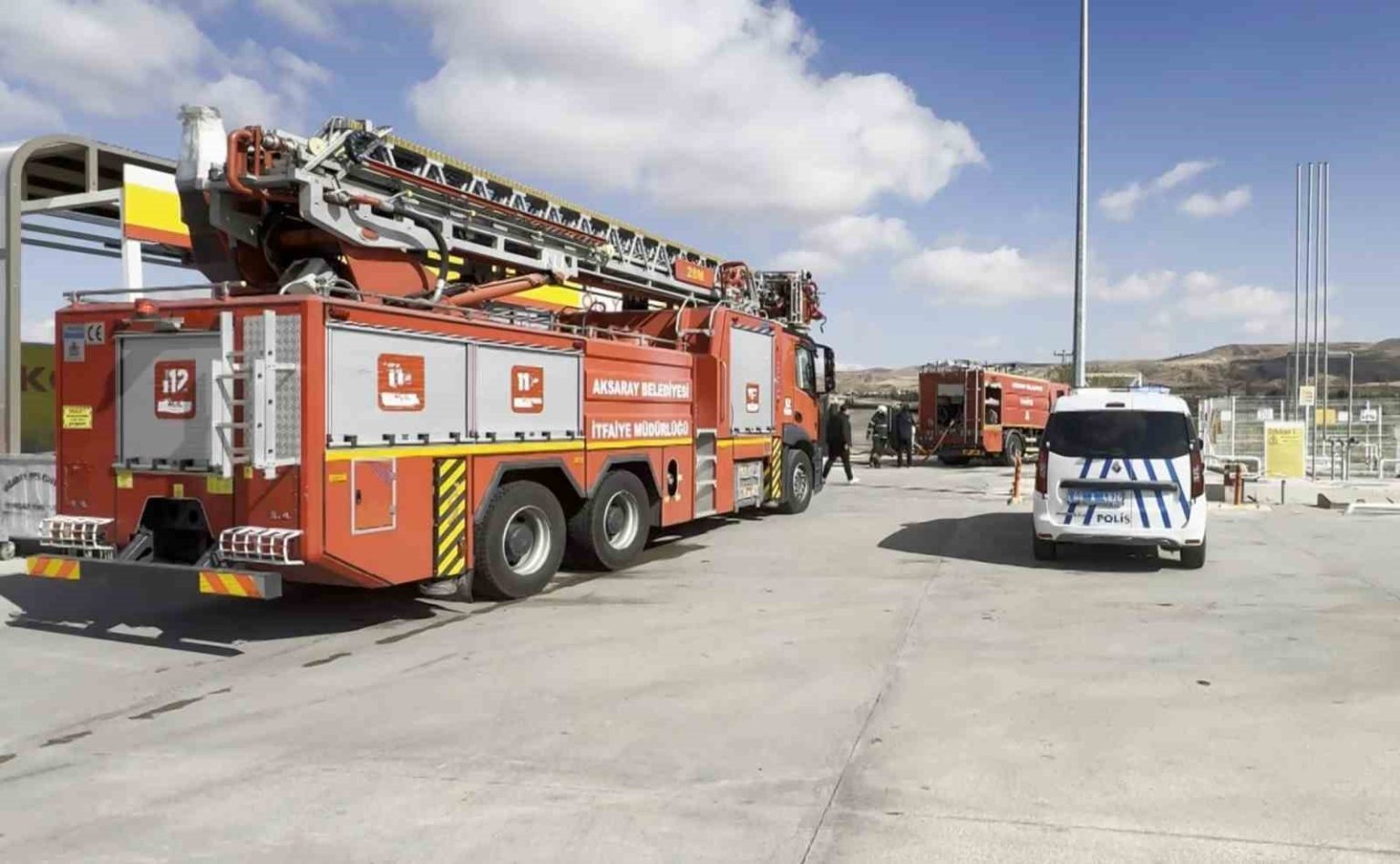 aksarayda-akaryakit-istasyonundaki-yangin-korkuttu