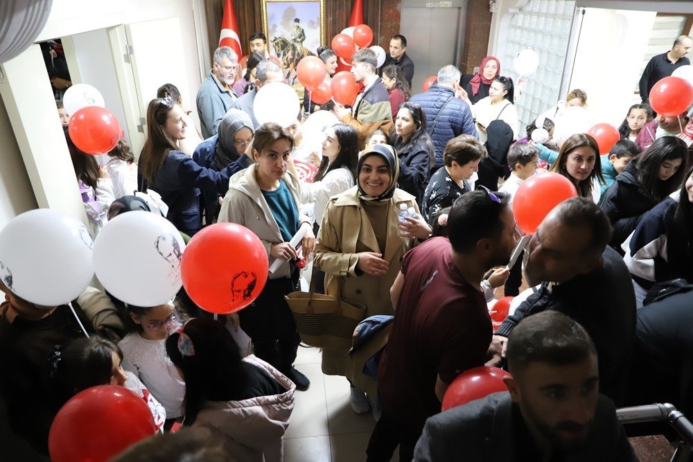 ardahan-belediyesi-nuri-vatan-kultur-merkezinde-29-ekim-gosterisi