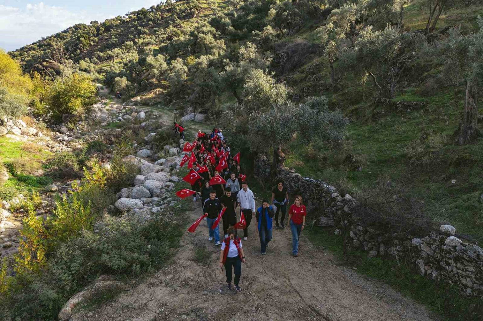 aydinda-gencler-cumhuriyet-icin-yurudu