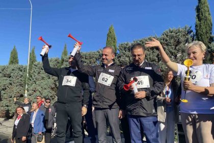 binlerce-sporcu-sancaktepede-cumhuriyet-icin-kostu