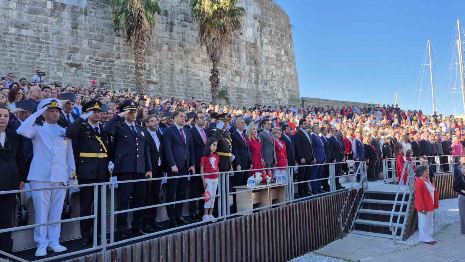 bodrum-kalesinde-bayram-coskusu