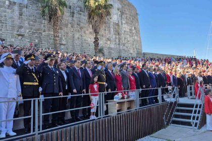 bodrum-kalesinde-bayram-coskusu