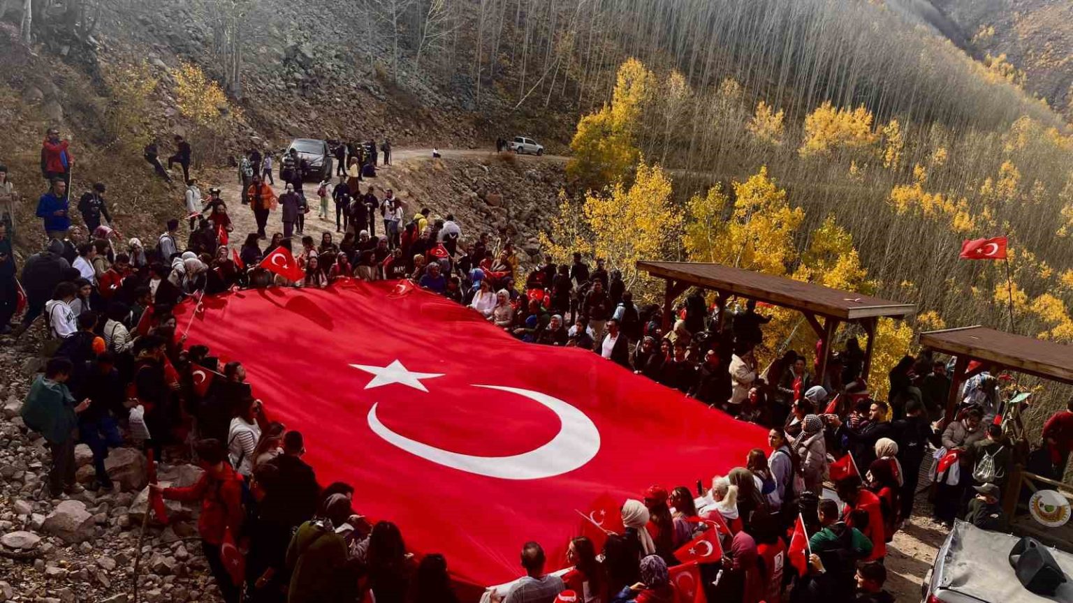 cumhuriyet-coskusu-ortasekide-dogayla-bulustu