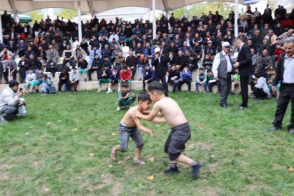 cumhuriyet-ile-yasit-karakucak-guresleri