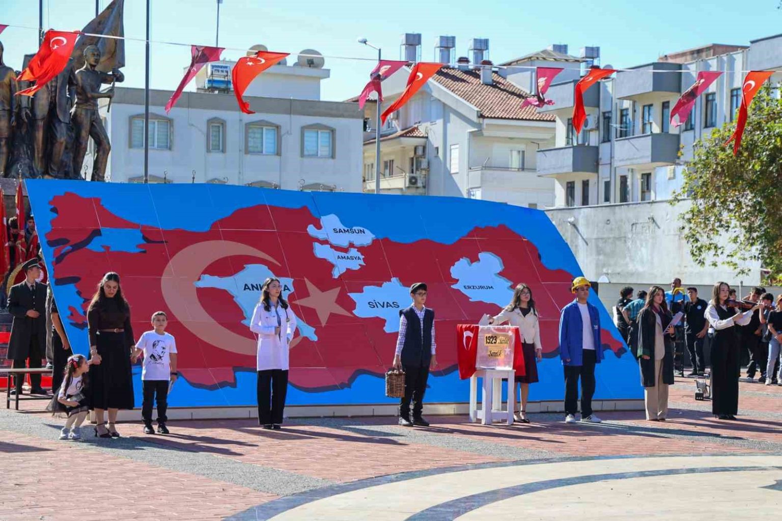 cumhuriyetin-102-yil-donumu-manavgatta-kutlandi