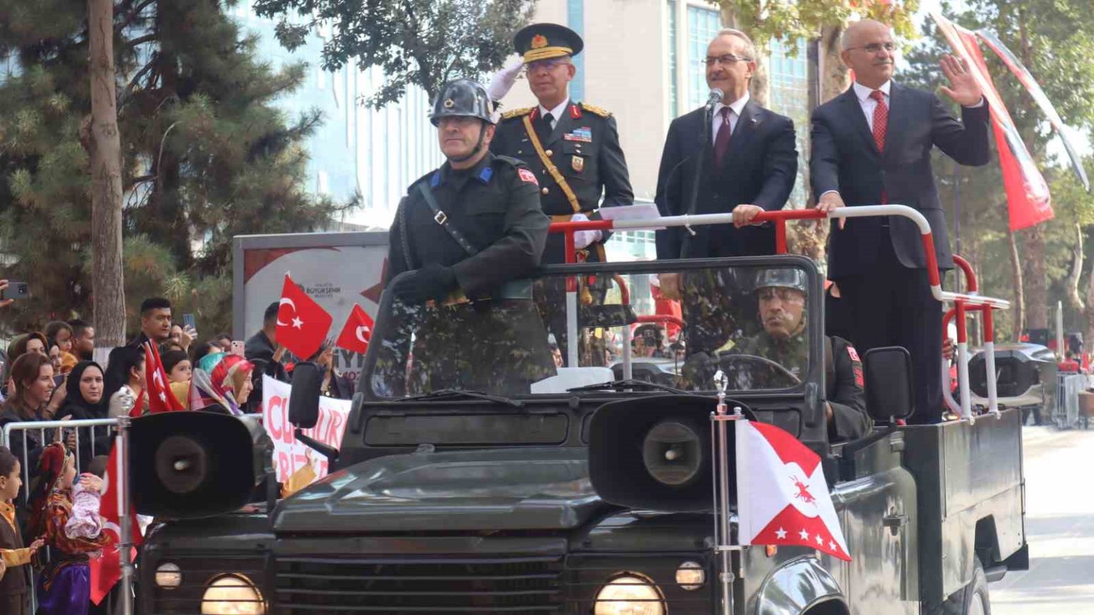 cumhuriyetin-102-yili-malatyada-torenle-kutlandi