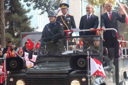 cumhuriyetin-102-yili-malatyada-torenle-kutlandi