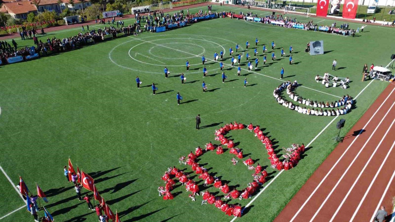 demirci-kula-salihli-ve-selendide-29-ekim-heyecani