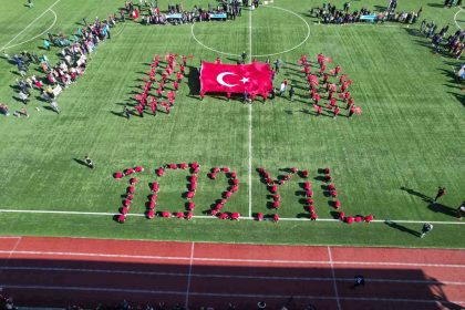 depremin-vurdugu-sindirgida-cumhuriyet-coskusu-yasaniyor