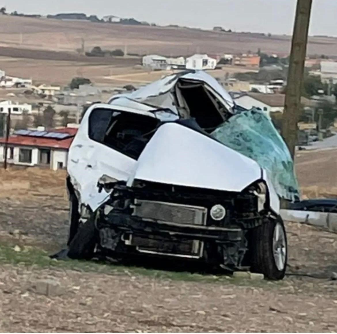 diyarbakirda-tirin-carptigi-otomobilin-surucusu-hayatini-kaybetti