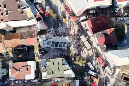 gebzede-coken-bina-havadan-goruntulendi