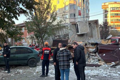 gebzede-coken-binanin-eski-hali-ortaya-cikti