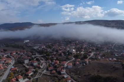 gokyuzunu-kaplayan-sis-kartpostallik-manzara-olusturdu