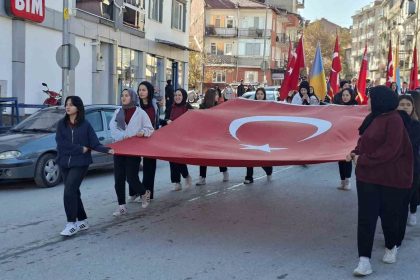 hisarcikta-cumhuriyet-yuruyusu