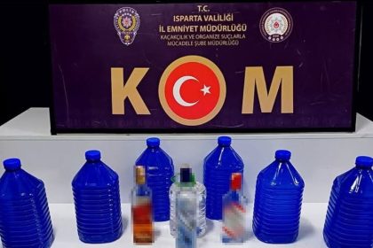 ispartada-335-litre-kacak-alkol-ve-elektronik-cihaz-yakalandi