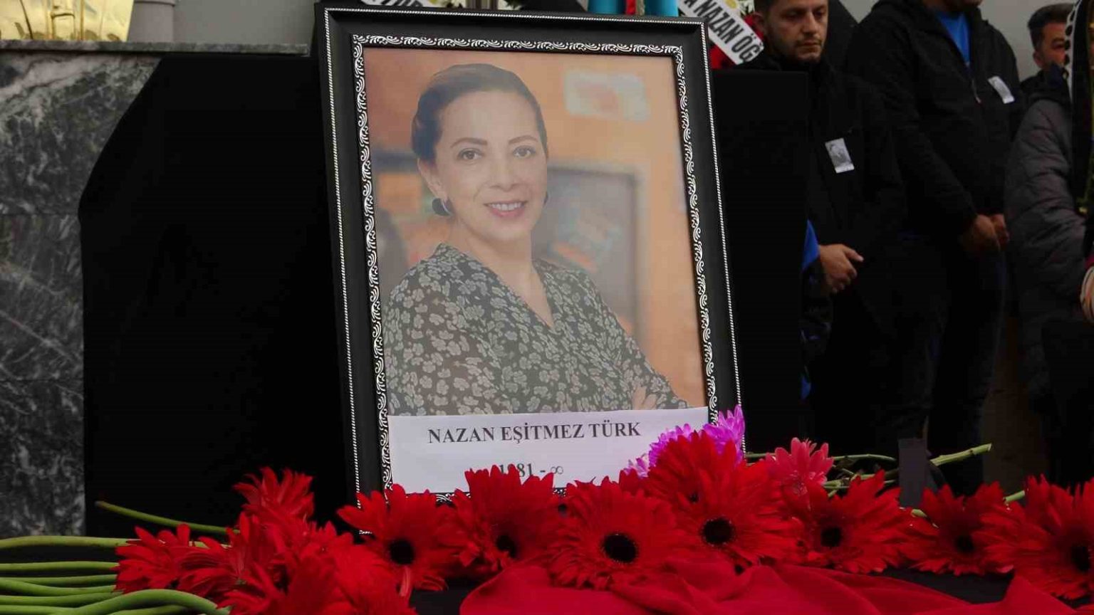 kansere-yenik-dusen-ogretmen-icin-okulunda-toren-duzenlendi