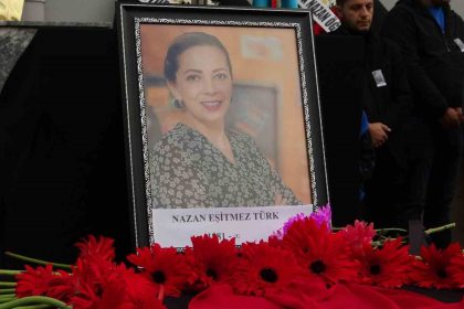 kansere-yenik-dusen-ogretmen-icin-okulunda-toren-duzenlendi